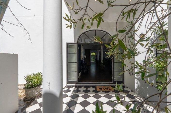 4 Bedroom Property for Sale in Camps Bay Western Cape